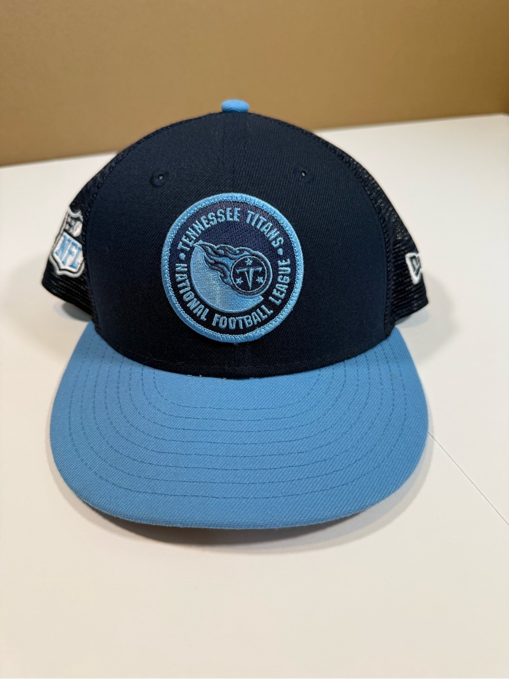 New Era 9FIFTY Tennessee Titans NFL Trucker Snapback Hat Navy/Light Blue